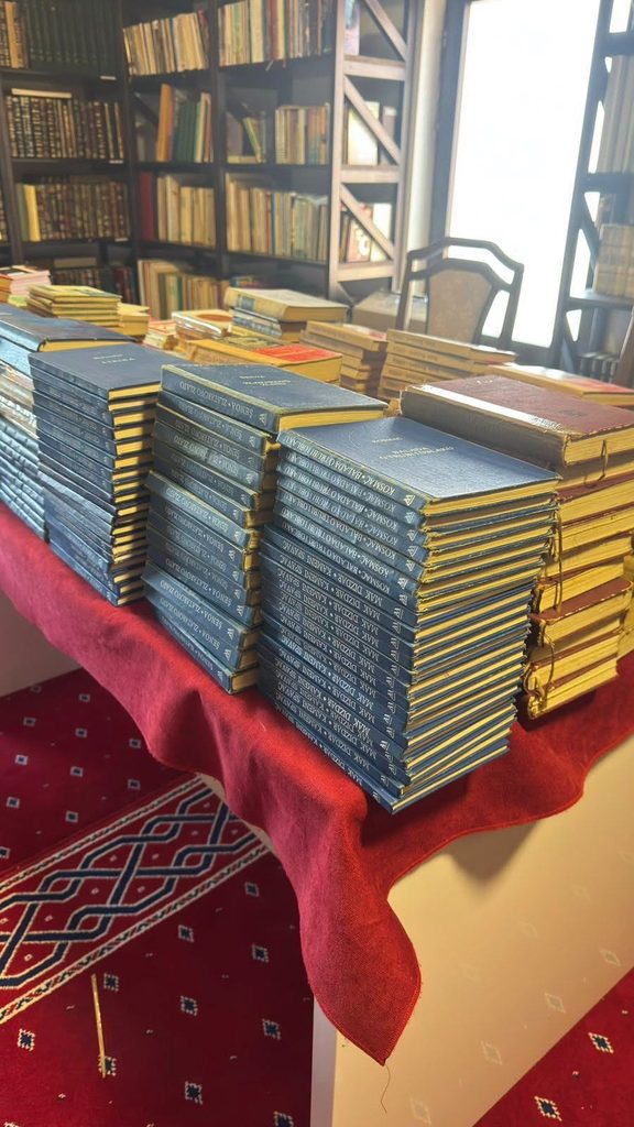 Vrijedna donacija knjiga Medresi „Reis Ibrahim-ef. Maglajlić“